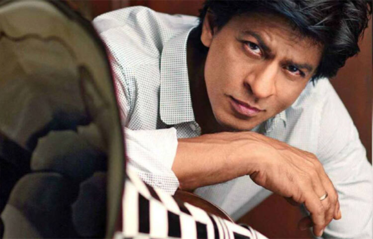 তবে সিনেমায় ঘনিষ্ঠ দৃশ্যের শুটিংয়ের নেপথ্য কাহিনি নিয়ে এই প্রথম মুখ খুললেন শাহরুখ খান। ছবি: সংগৃহীত