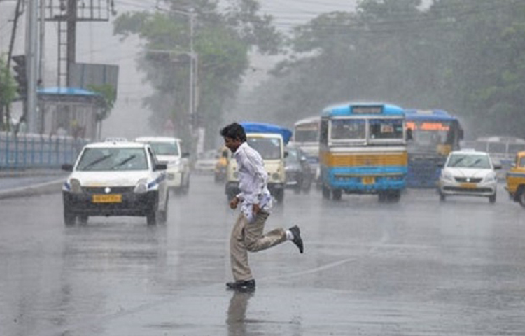 বুলবুলের তাণ্ডবে কলকাতায় তুমুল দুর্যোগের আশঙ্কা