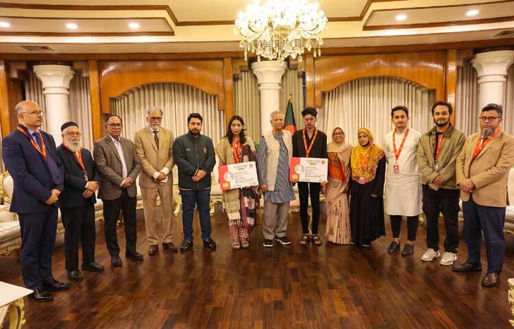 হেলথকার্ড পেলেন গণঅভ্যুত্থানের যোদ্ধারা