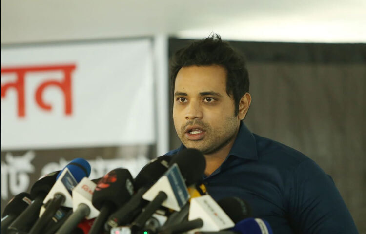 ছবিতে শহীদ পরিবারের মতপ্রকাশ