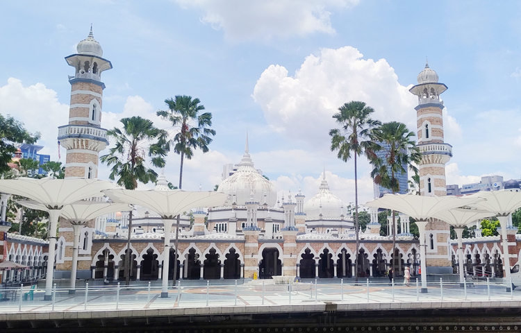 ভ্রমণের জন্য কেন মালয়েশিয়া যাবেন