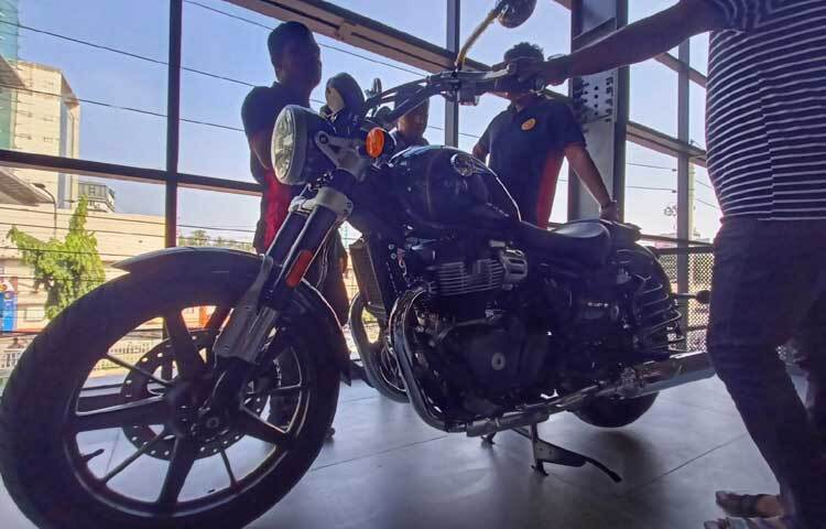 বিশ্বজুড়ে জনপ্রিয়তার শীর্ষে রয়্যাল এনফিল্ড