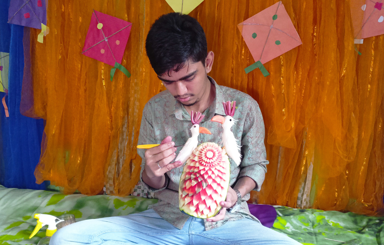 ফুড কার্ভিং করে লাখ টাকা আয় ফারদিনের