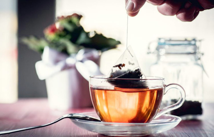 ফেলে দেওয়া টি-ব্যাগের ৫ ব্যবহার