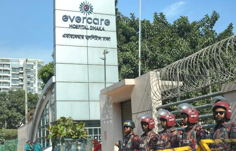 ফটোফ্রেমে এভারকেয়ারের সার্ভিক পরিস্থিতি