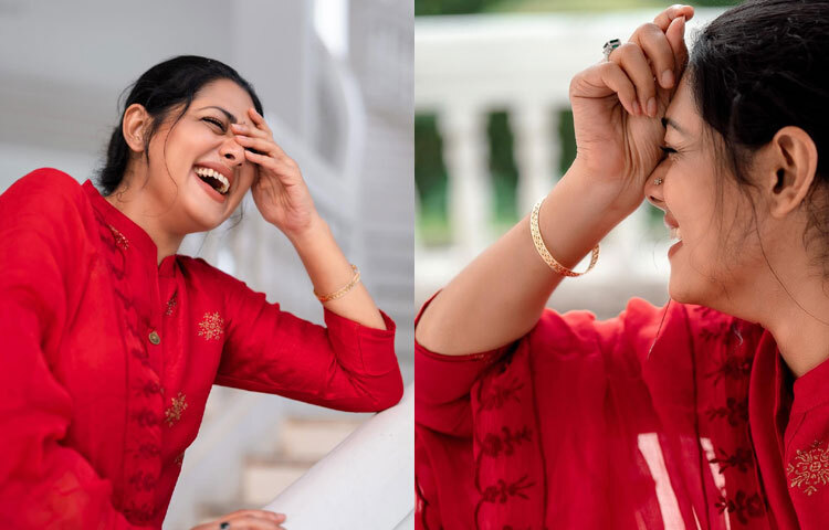 হাস্যোজ্জ্বল তিশা, ভক্তদের জন্য ফ্রি থেরাপি