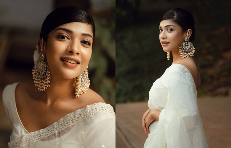 সাদা শাড়িতে মায়াবী সারিকা সাবাহ