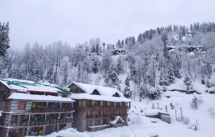 বরফের রাজ্যে সোলাং ভ্যালি