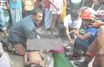 রামপুরার পূর্ব হাজীপাড়ায় ভবন ধস