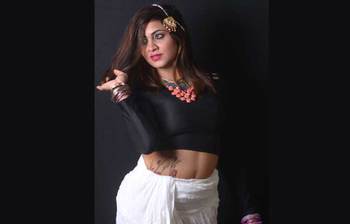 আরশির বক্তব্যে ক্রিকেটার আফ্রিদি বিব্রত