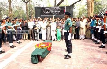 রাষ্ট্রীয় শ্রদ্ধায় বিদায় কবি রফিক আজাদ
