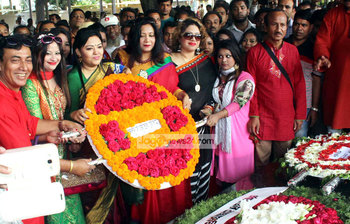 আজকের ছবি : ১৭ মার্চ ২০১৬