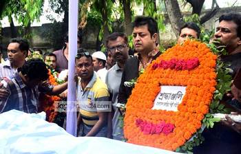 দিতিকে অশ্রুসিক্ত অন্তিম শ্রদ্ধা