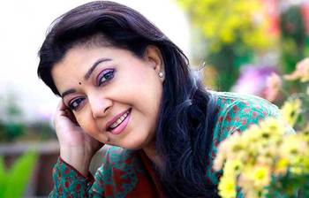 মা-বাবার পাশে সমাহিত দিতি