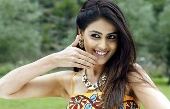 বলিউড জগতে জেনেলিয়া