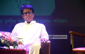 ফুলেল ভালোবাসায় মামুনুর রশীদ