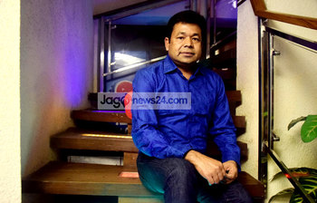 সময়ের সাথে মনির খান