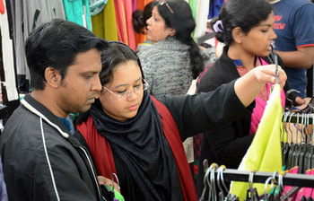 বাণিজ্যমেলার কয়েক মুহূর্ত