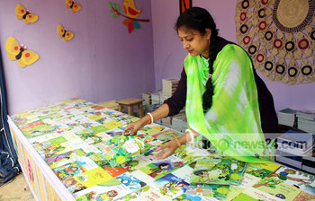 স্টল সাজানো চলছে