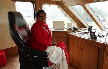 আপন মনে প্রাচী