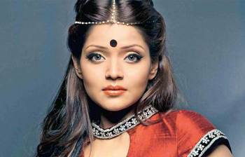 সাহসী অভিনেত্রী অরুণিমা