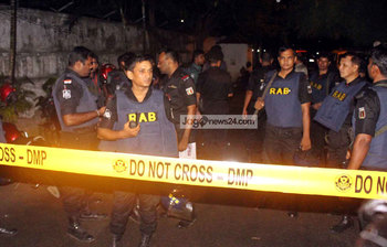 গুলশানের জিম্মি ঘটনার শ্বাসরুদ্ধকর মুহূর্ত