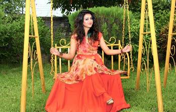 সুরের দোলায় কর্ণিয়া