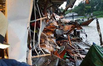 বরিশালে লঞ্চ-স্টিমার সংঘর্ষে নিহত ৫