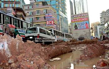 মগবাজার মৌচাক ও মালিবাগ সড়কের বেহাল দশা