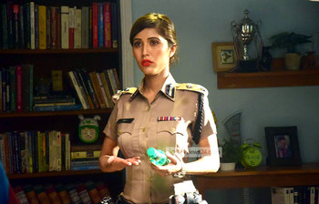 পুলিশে চাকরি নিয়েছে নায়লা নাইম!