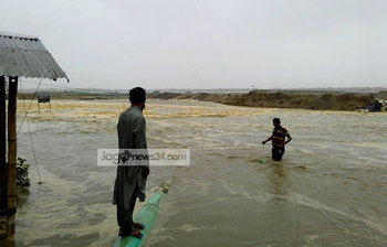 রোয়ানুর তীব্রতা বাড়ছে কক্সবাজারে