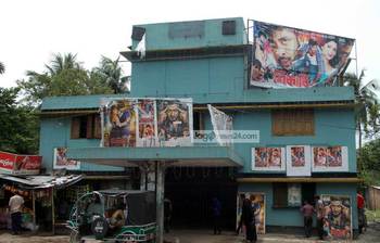 যুগের সঙ্গে তালমিলিয়ে বনানী থেকে সাধনা