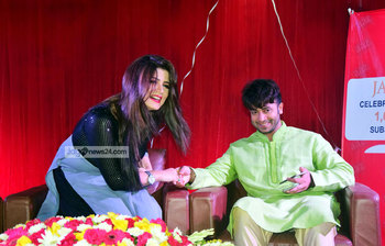 শাকিব শ্রাবন্তী ফ্রেমবন্দি