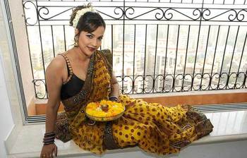 শোবিজের প্রেমে তানিশা