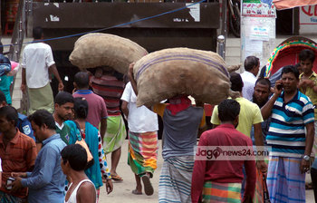 জীবন যেখানে যেমন