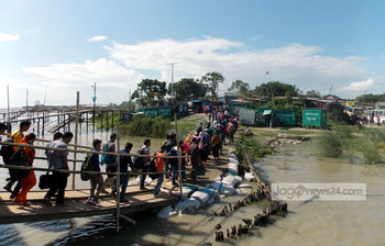 পাটুরিয়া ফেরি ঘাটের দৈনন্দিন ব্যস্ততা