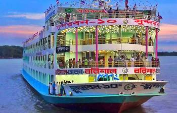 লঞ্চ নয় যেন পাঁচ তারকা হোটেল