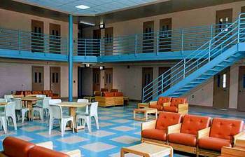 বিশ্বের বিলাসবহুল ৭ জেলখানা