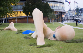 বিস্ময়কর ১০ স্ট্যাচু