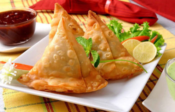 যেসব বিদেশি খাবার দেশি খাবারে পরিণত হয়েছে