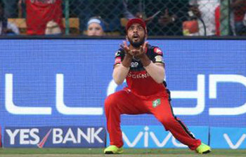 আইপিএলে বদ্রির প্রথম হ্যাটট্রিক ও মেডেন ওভার