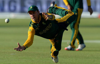 শীর্ষ ৭ ক্রিকেট ফিল্ডার