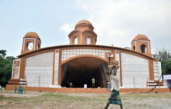বনানী মন্দিরে পূজার প্রস্তুতি