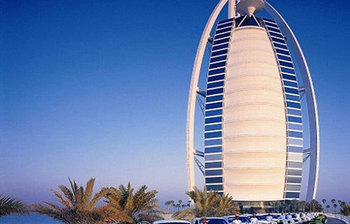 বিশ্বের অন্যতম সেরা হোটেল বুর্জ আল আরব