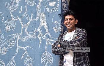 হাস্যোজ্জ্বল চঞ্চল