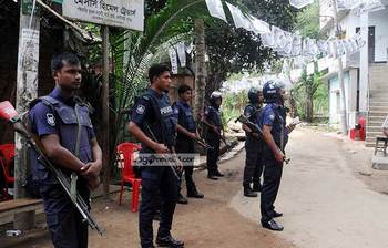 কুমিল্লার জঙ্গি আস্তানা ঘেরাও করে রেখেছে পুলিশ