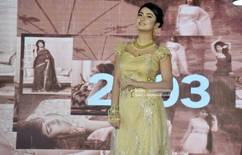 নতুন নায়িকা ফারিন