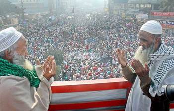 মোনাজাতের মধ্য দিয়ে ইজতেমার সমাপ্তি