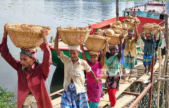 যাদের শ্রমে গড়ে উঠছে সভ্যতা