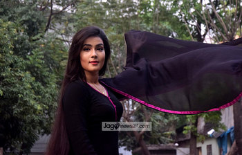 এলোমেলো বাতাসে মাহি